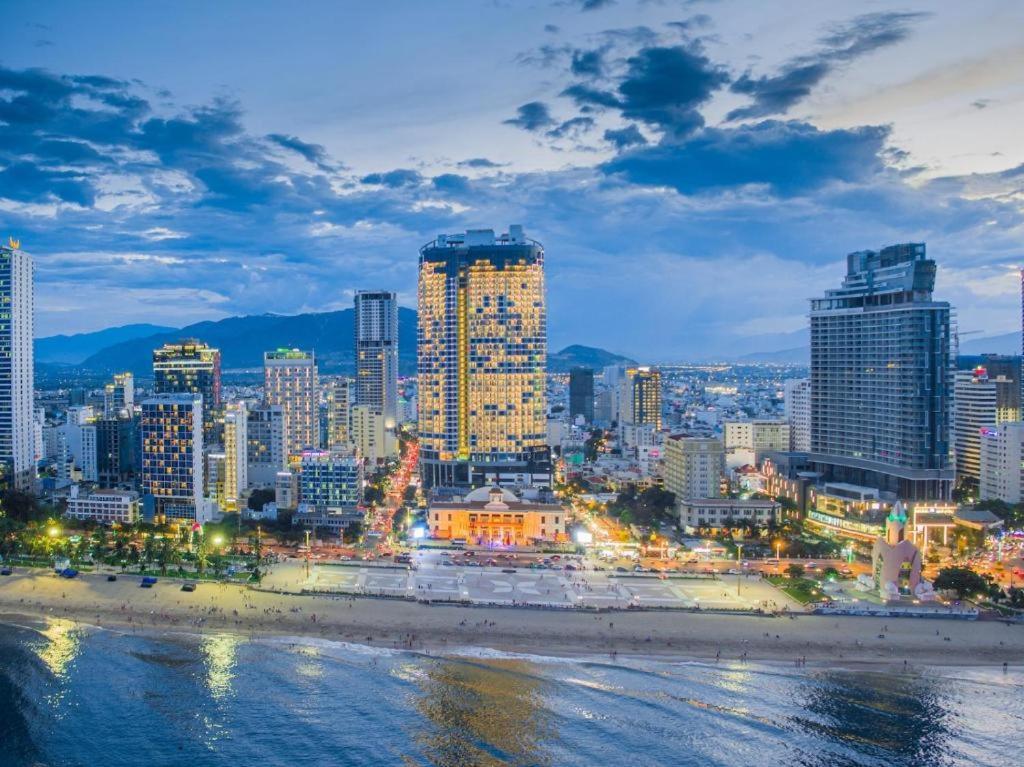 Rollton Ocean View Apartment Nha Trang Eksteriør billede